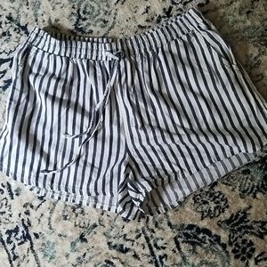 Women's Universal Thread cotton shorts